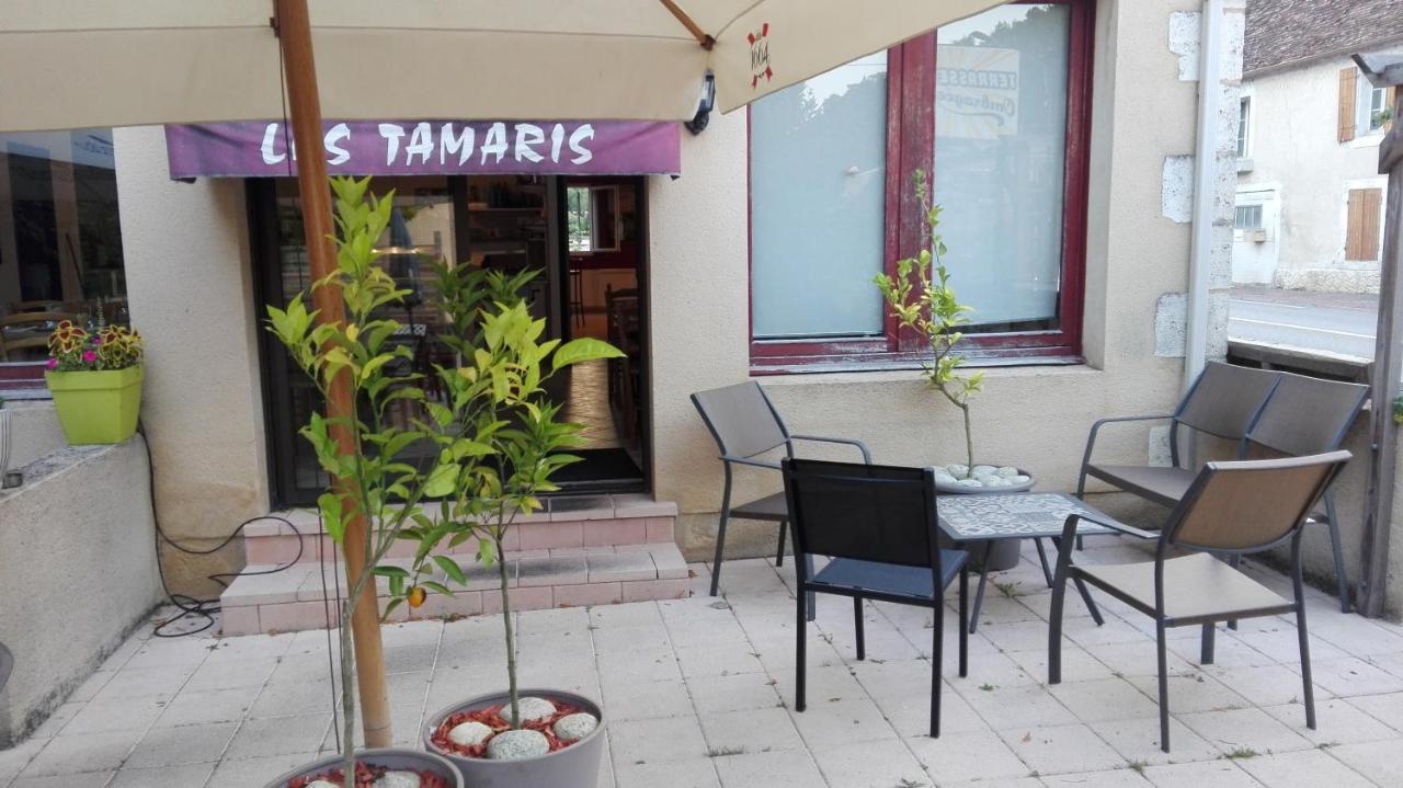 Les Tamaris Hotel Campsegret Exterior photo